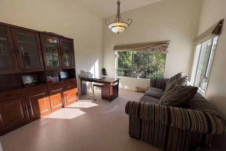 Photo of property in 2 Myers Grove, Churton Park, Wellington, 6037