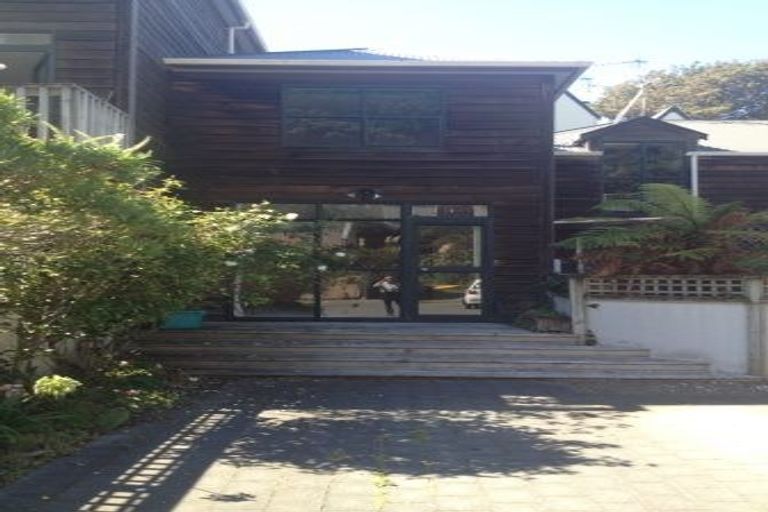 Photo of property in 2u3 Malcolm Lane, Thorndon, Wellington, 6011