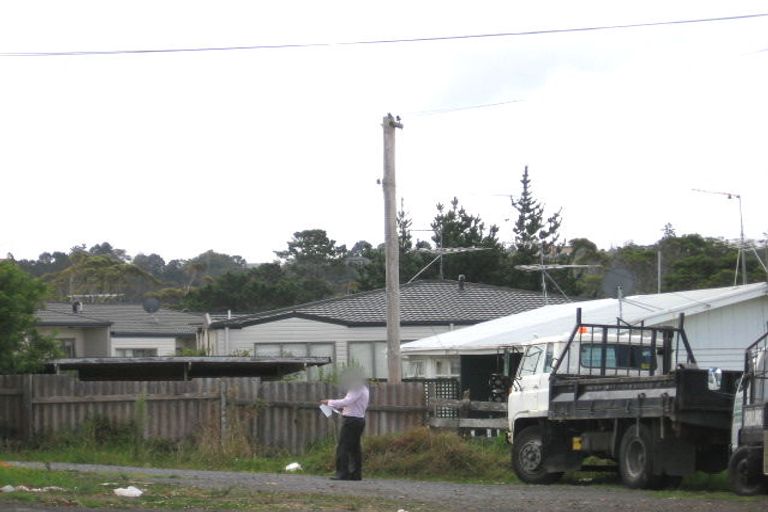 Photo of property in 2/116 Beach Haven Road, Beach Haven, Auckland, 0626