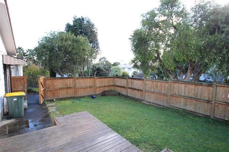 Photo of property in 2/21 Gardner Avenue, New Lynn, Auckland, 0600
