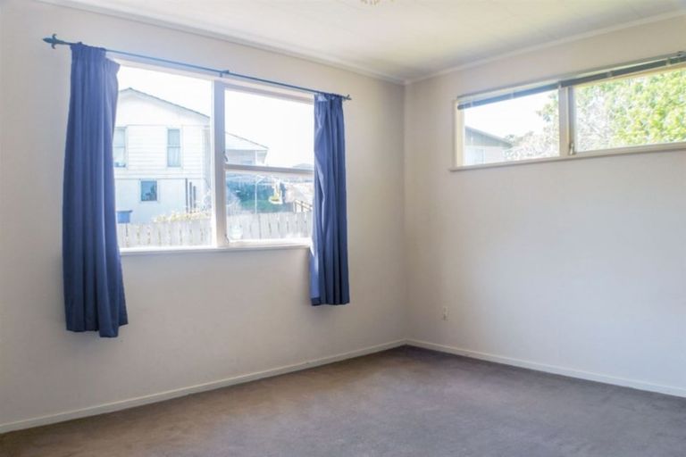 Photo of property in 25 Hewlett Road, Massey, Auckland, 0614