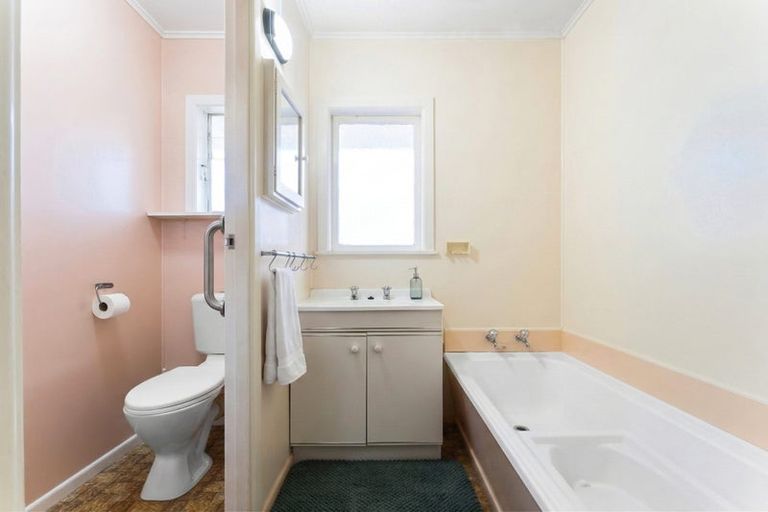 Photo of property in 6 Cardiff Road, Pakuranga, Auckland, 2010