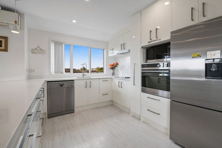 Photo of property in 69 Bluebird Crescent, Unsworth Heights, Auckland, 0632
