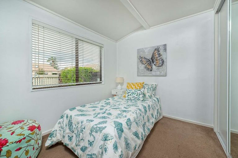 Photo of property in 4/58 Manuroa Road, Takanini, 2112