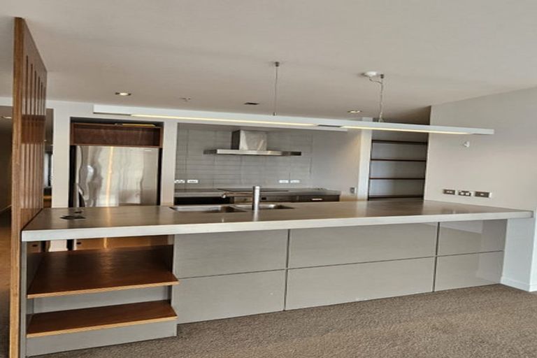 Photo of property in Piermont Apartments, 7d/82 Cable Street, Te Aro, Wellington, 6011