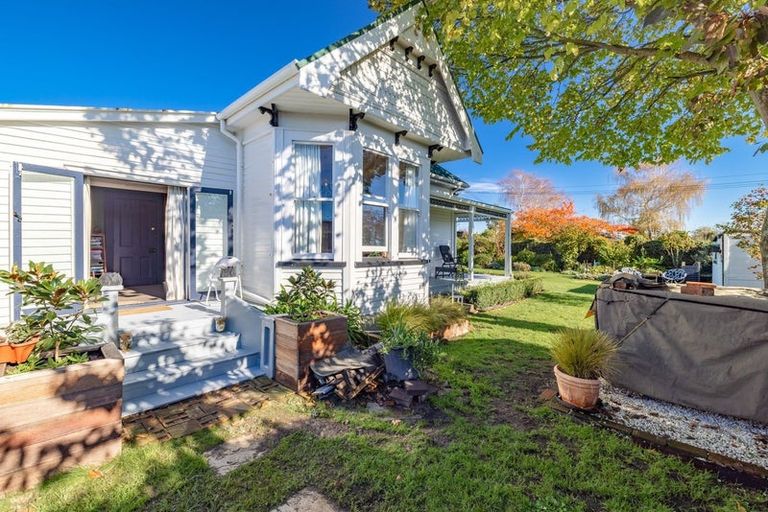 Photo of property in 12 Tyrone Street, Belfast, Christchurch, 8051