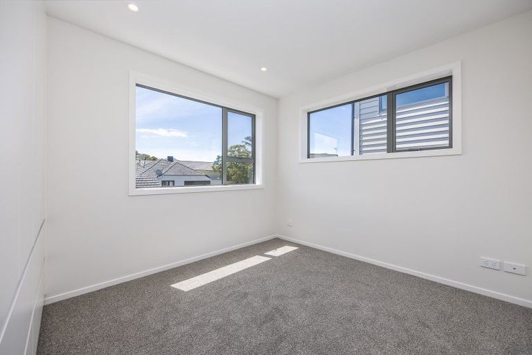 Photo of property in 4/94 Target Road, Totara Vale, Auckland, 0629