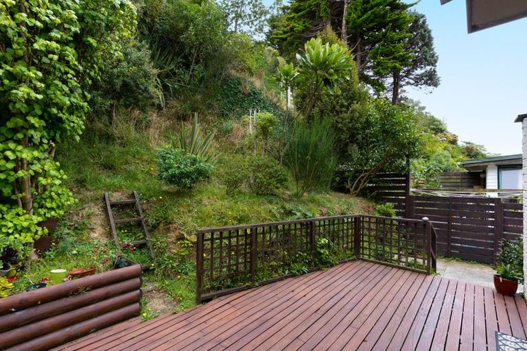 Photo of property in 99a Churton Drive, Churton Park, Wellington, 6037