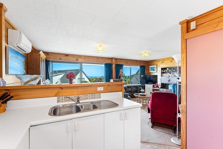 Photo of property in 16 Coventry Close, Ascot Park, Porirua, 5024
