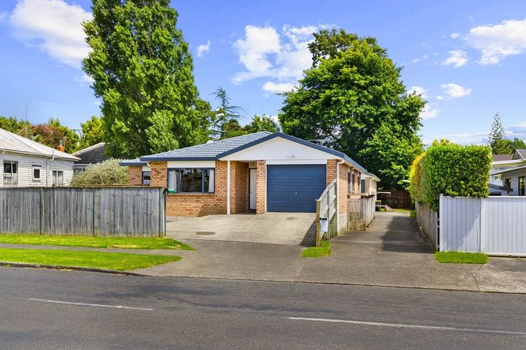 Photo of property in 14 Pooks Road, Ranui, Auckland, 0612
