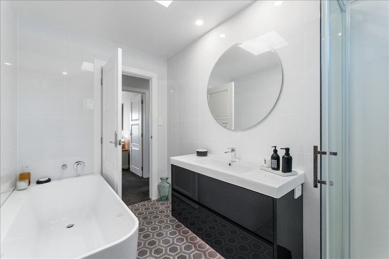Photo of property in 15/2 Sixth Avenue, Tauranga, 3110