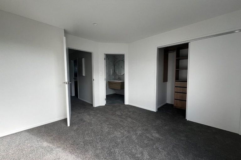 Photo of property in 21 Divich Avenue, Te Atatu South, Auckland, 0610