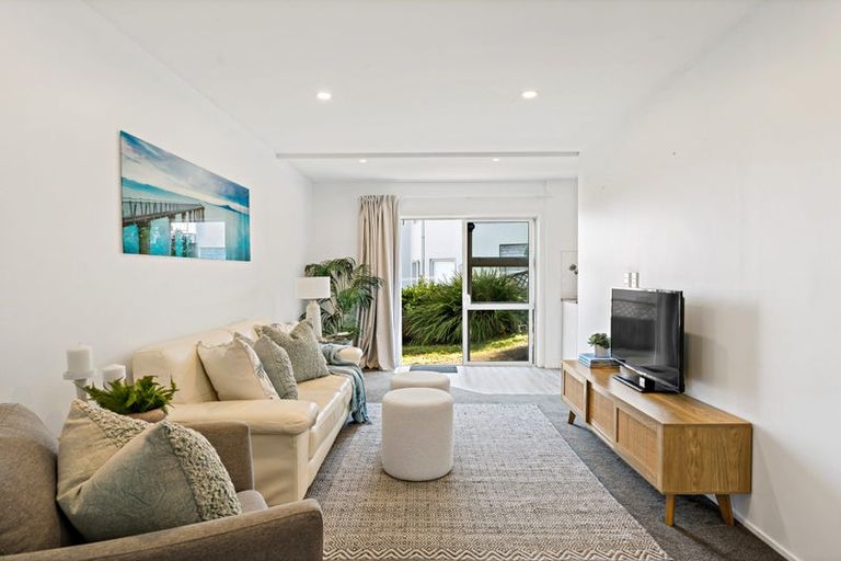 Photo of property in 1207 Whangaparaoa Road, Gulf Harbour, Whangaparaoa, 0930