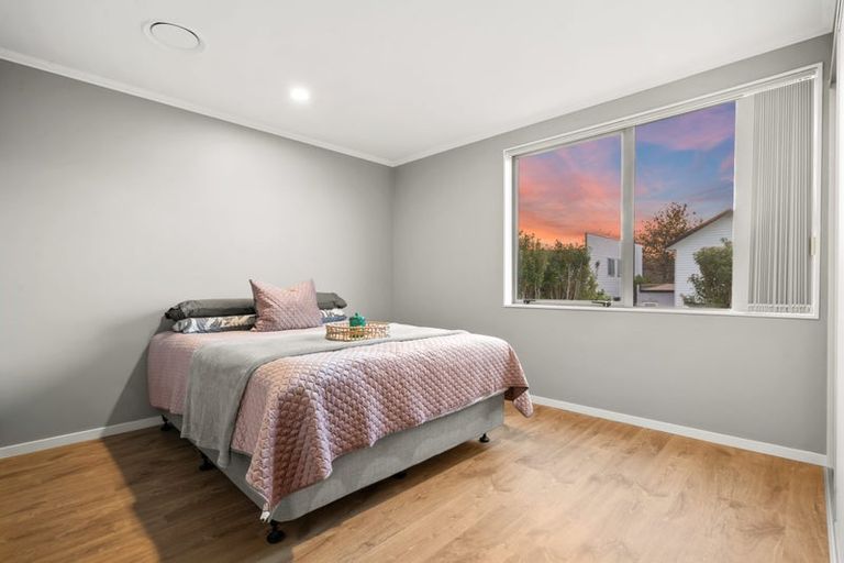Photo of property in 6 Phar Lap Crescent, Takanini, 2112