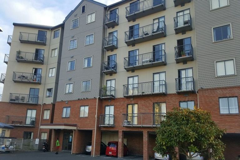Photo of property in 5c/17 Crown Lynn Place, New Lynn, Auckland, 0600