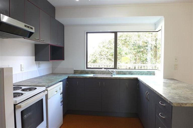 Photo of property in 25 Miriam Corban Heights, Henderson, Auckland, 0612