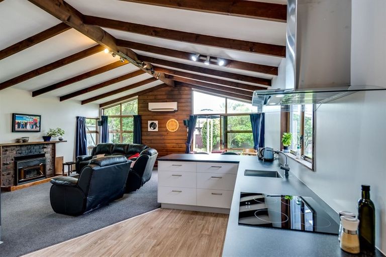 Photo of property in 22 Gebbie Road, Taradale, Napier, 4112