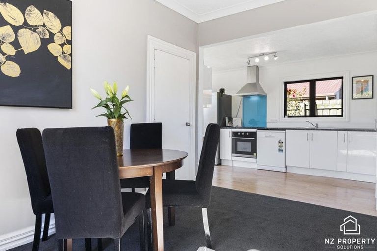 Photo of property in 23 Oxford Street, South Dunedin, Dunedin, 9012