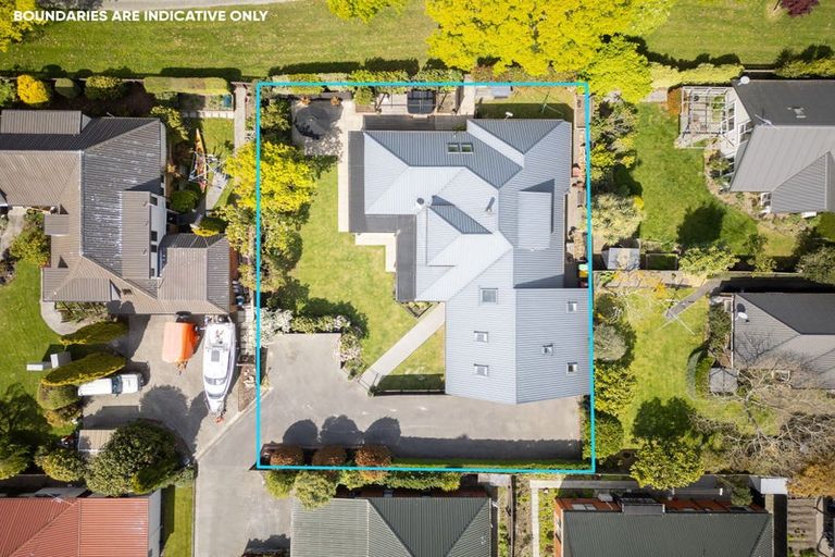 Photo of property in 9 Inglewood Place, Avonhead, Christchurch, 8042