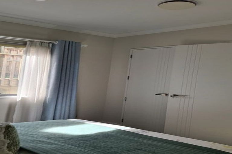 Photo of property in 65 Masons Road, Oteha, Auckland, 0632