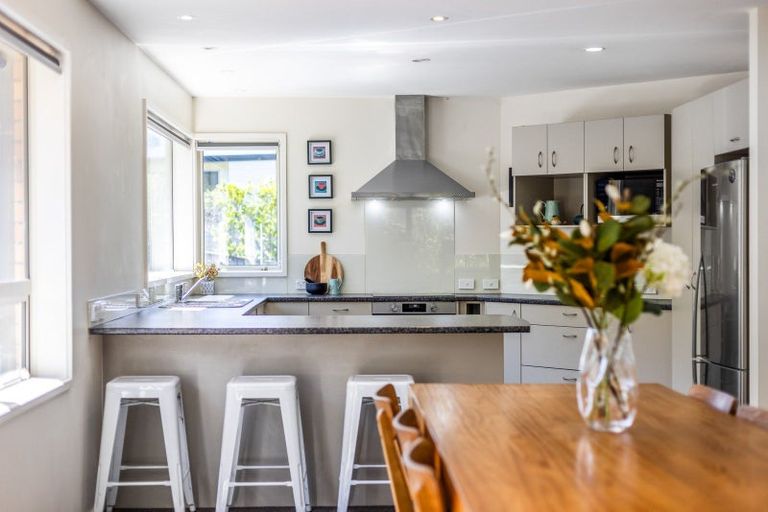 Photo of property in 8 Kaweka Close, Aotea, Porirua, 5024