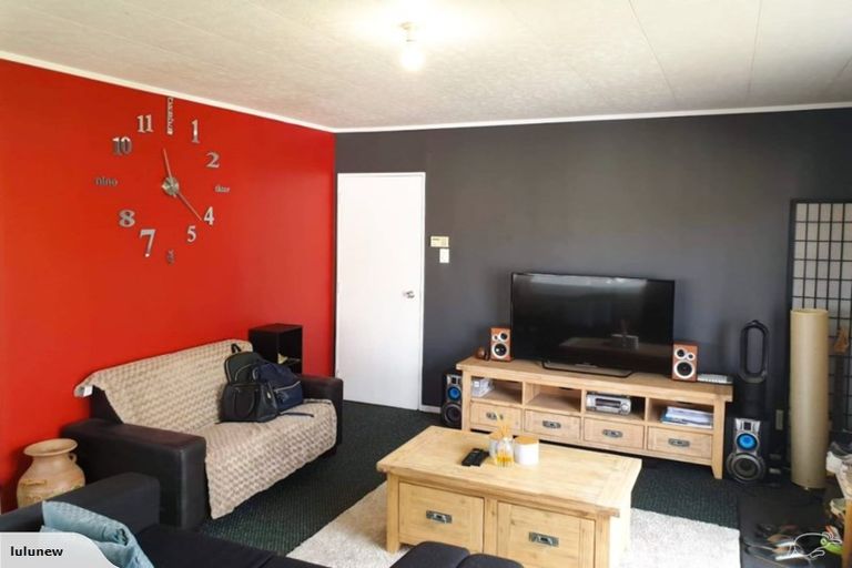 Photo of property in 1/30 Kereru Street, Henderson, Auckland, 0612