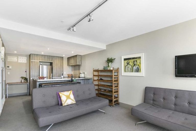 Photo of property in Canvas Apartments, 18/307u Willis Street, Te Aro, Wellington, 6011