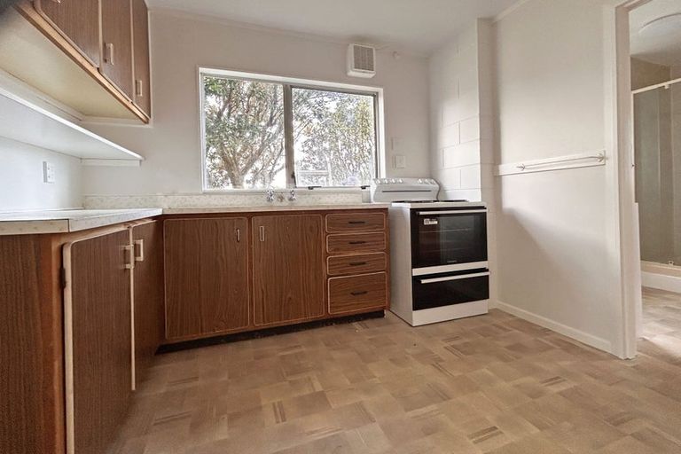 Photo of property in 2/154 Onepu Road, Lyall Bay, Wellington, 6022