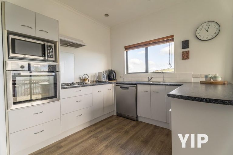 Photo of property in 21 Pelorous Street, Paparangi, Wellington, 6037