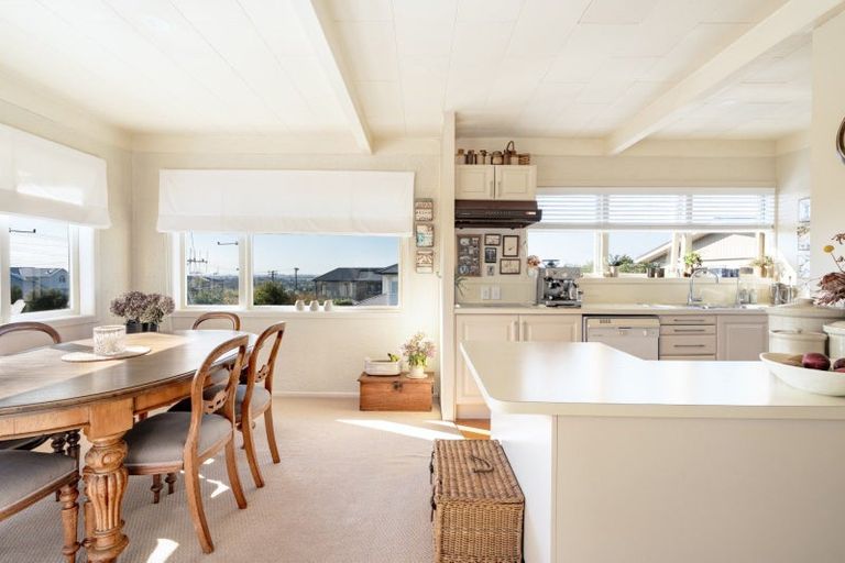 Photo of property in 43 Hinewa Road, Otumoetai, Tauranga, 3110