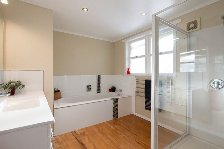 Photo of property in 27 Casey Avenue, Fairfield, Hamilton, 3214