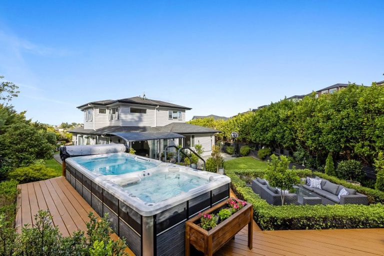 Photo of property in 8 Somerset Place, Stanmore Bay, Whangaparaoa, 0932