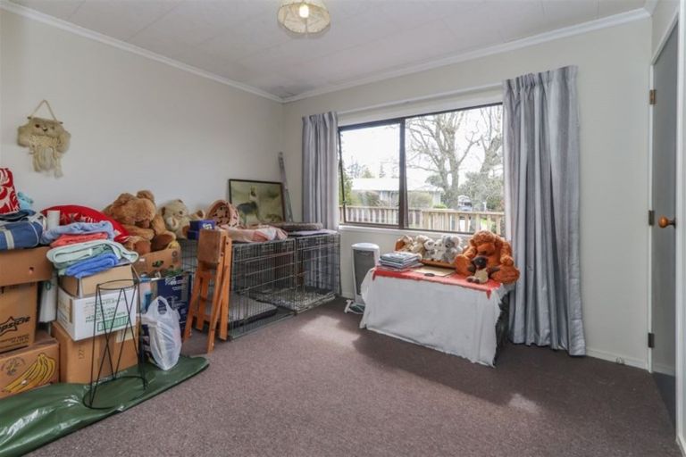 Photo of property in 3 Tainui Terrace, Inglewood, 4330