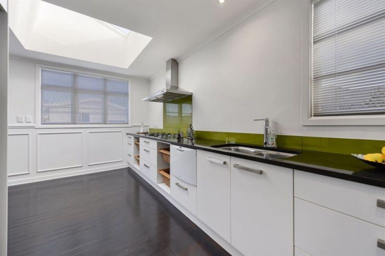 Photo of property in 139 Wilsons Road, Saint Martins, Christchurch, 8022