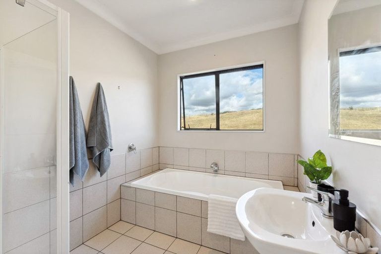 Photo of property in 9 Waitaheke Road, Te Horo, Otaki, 5581