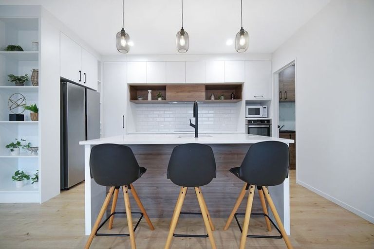 Photo of property in 7 Tautoru Avenue, Orewa, 0931