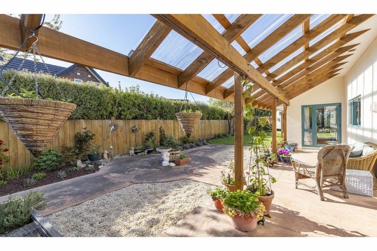 Photo of property in 20 Milesbrook Close, Rangiora, 7400