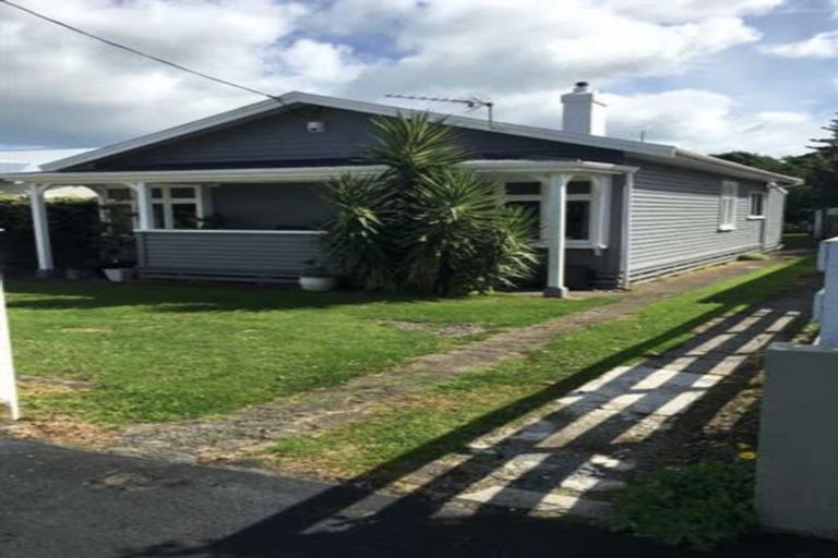 Photo of property in 88 Tukapa Street, Westown, New Plymouth, 4310