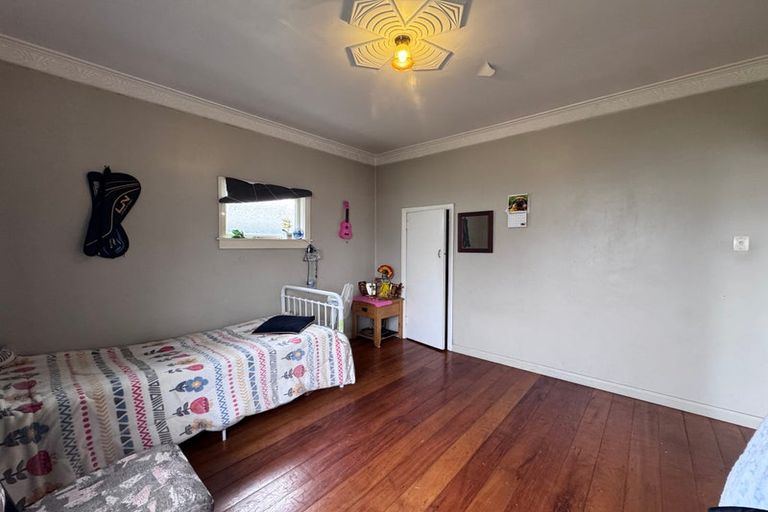 Photo of property in 9 Ruahine Street, Roslyn, Palmerston North, 4414