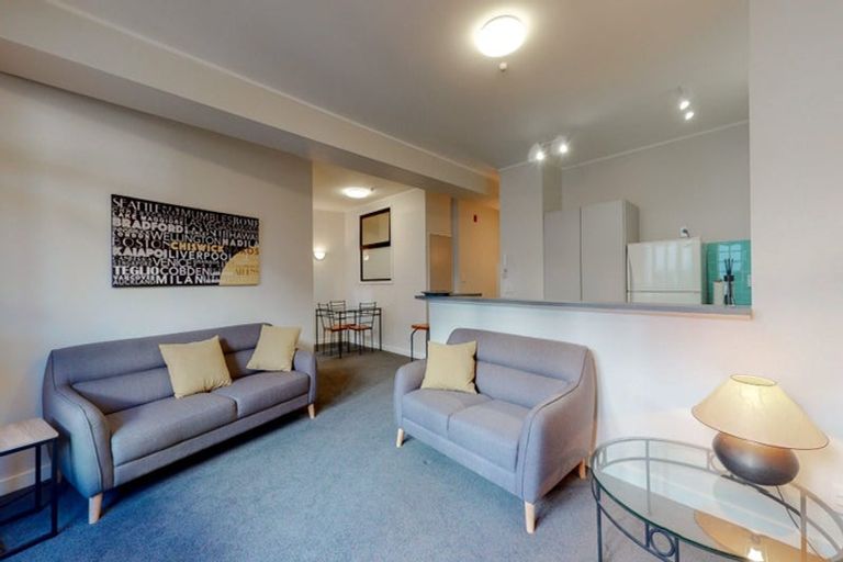 Photo of property in 17 Kent Terrace - Kent Apartments, 3d/16 Kent Terrace, Mount Victoria, Wellington, 6011