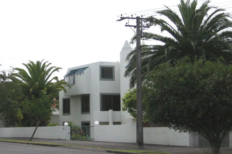 Photo of property in 6 Bridge View Road, Birkenhead, Auckland, 0626