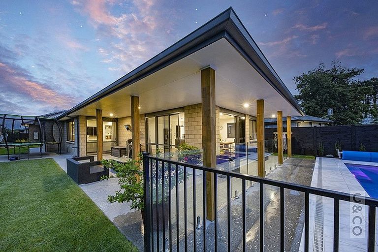 Photo of property in 42 Pohutukawa Parade, Riverhead, 0820