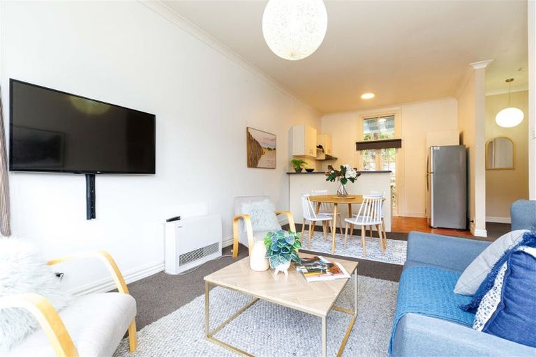 Photo of property in 22 Reuben Avenue, Brooklyn, Wellington, 6021