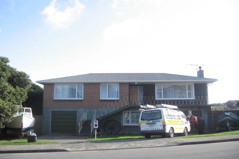 Photo of property in 13 Richard Street, Titahi Bay, Porirua, 5022