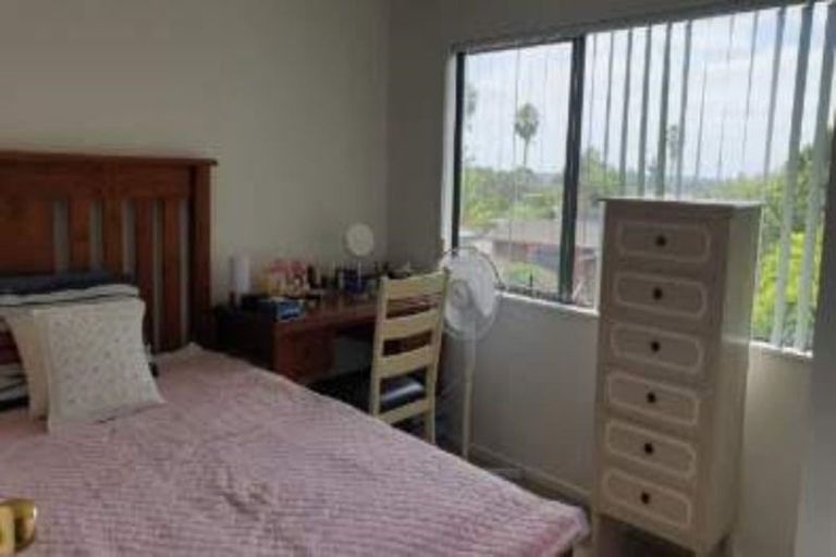 Photo of property in 7 St Lucia Place, Unsworth Heights, Auckland, 0632