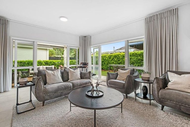 Photo of property in 14 Kensington Drive, Orewa, 0931