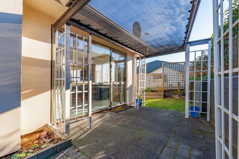 Photo of property in 38 Lakeridge Close, Rangatira Park, Taupo, 3330