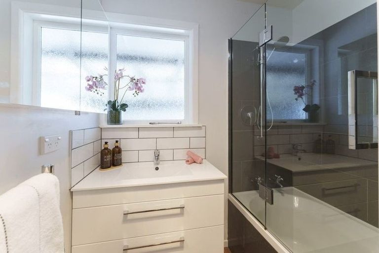 Photo of property in 100 Teesdale Street, Burnside, Christchurch, 8053