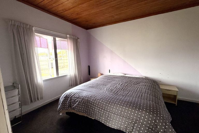 Photo of property in 63 Elles Road, Otautau, 9610