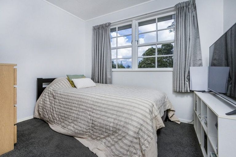Photo of property in 42 Hellyers Street, Birkdale, Auckland, 0626